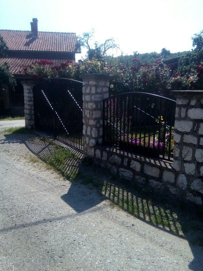 Sobe Seka Hotell Golubac Exteriör bild